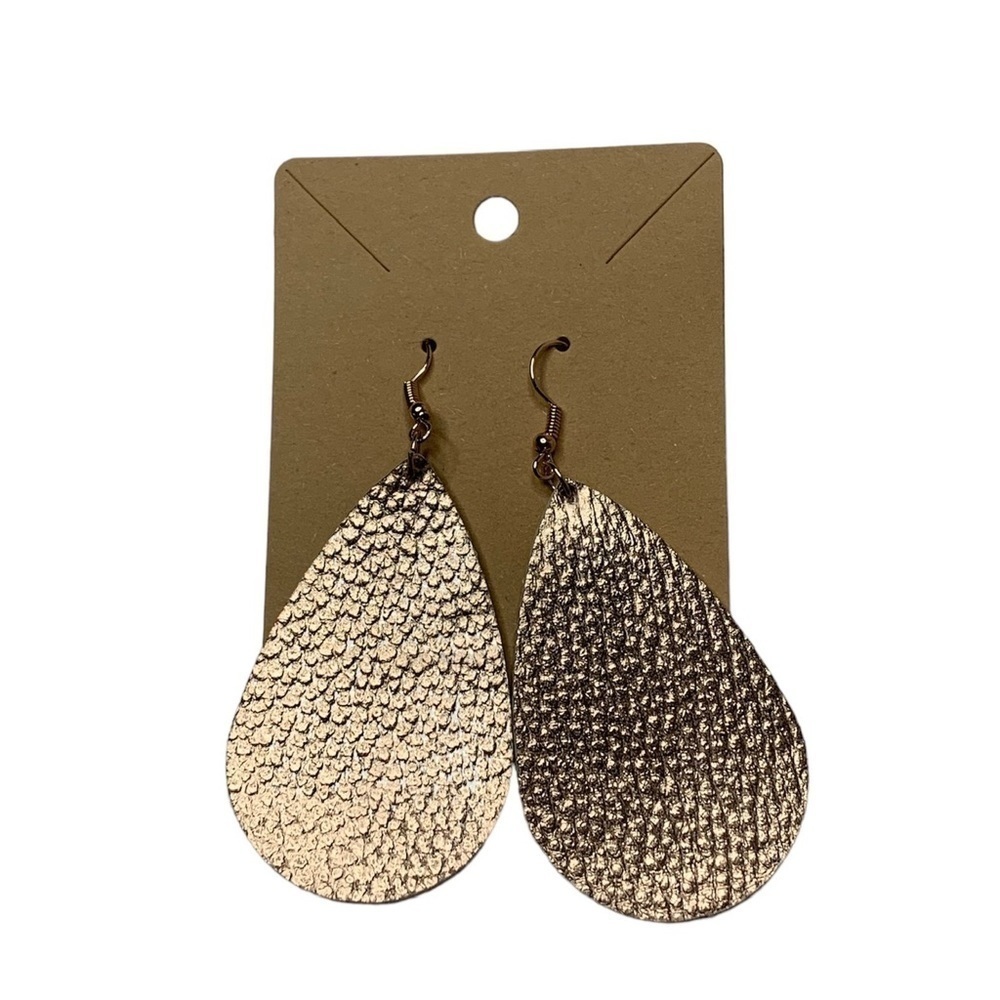 Leather earrings